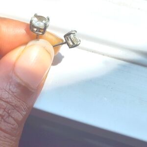 Round-set Stud Earrings